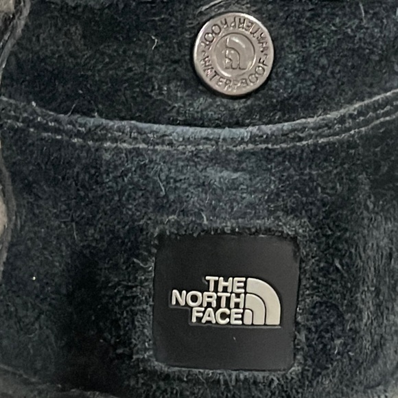 THE NORTH FACE BLACK SUEDE LEATHER INSULATED FAUX FUR WATERPROOF BOOT. Sz 7 - Picture 9 of 12